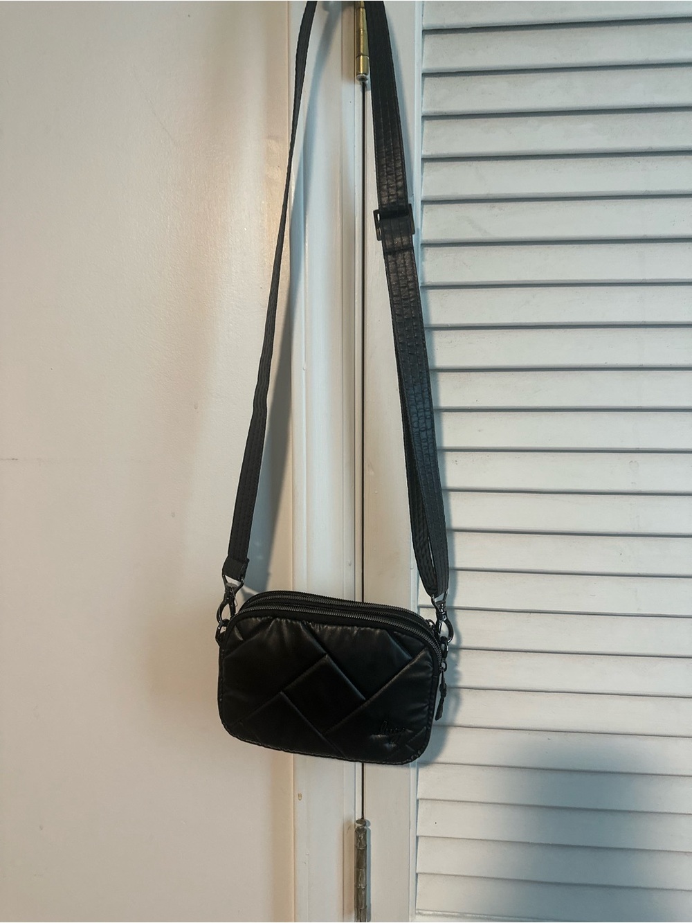 LUG Quilted Black Crossbody Shoulder Bag like new! Great for travel